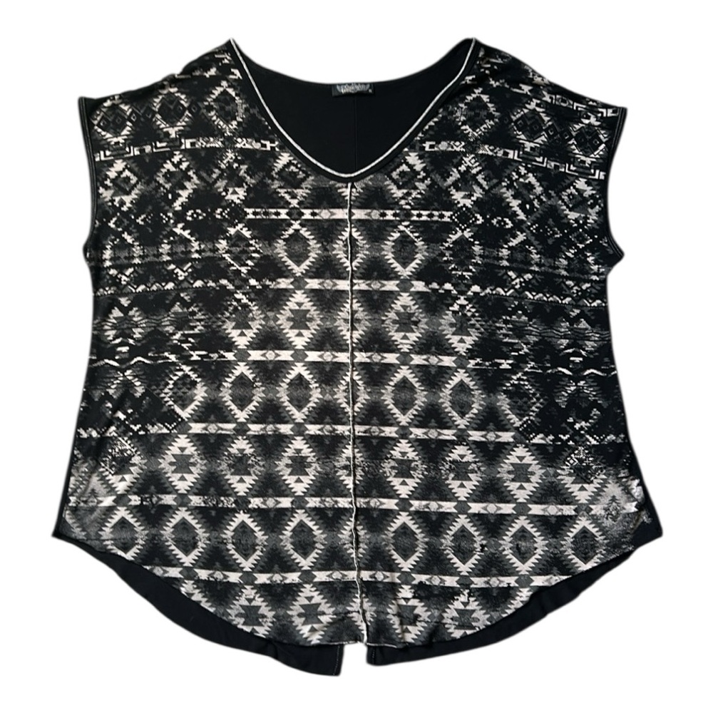 Vanilla Sugar Black & Tan Aztec Design Short Sleeve Top High Low Back Slit Hem